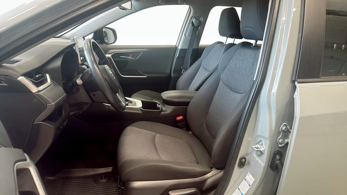 Vehicle Image 8