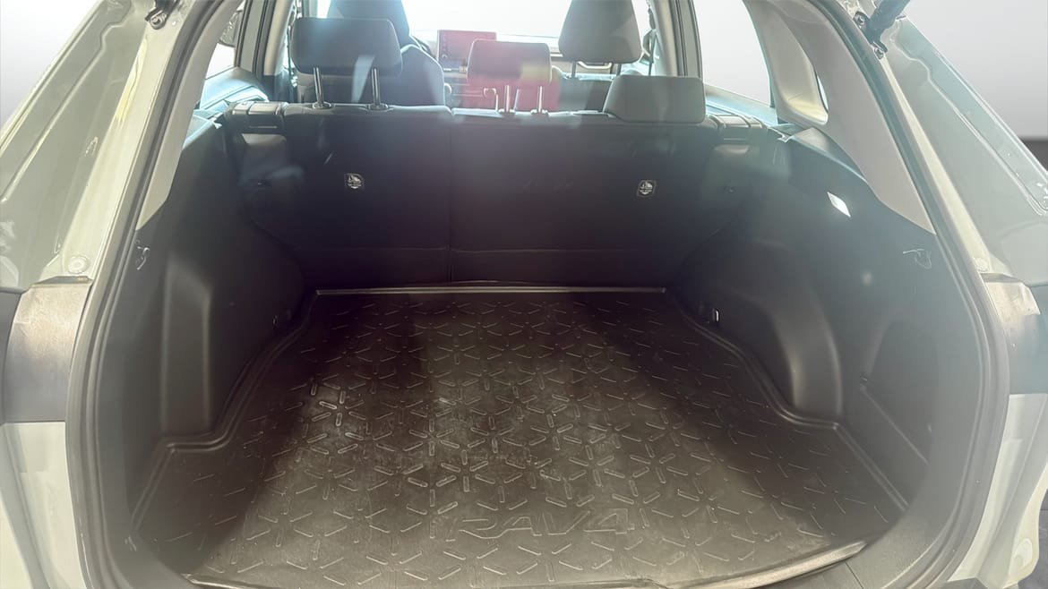 Vehicle Image 12