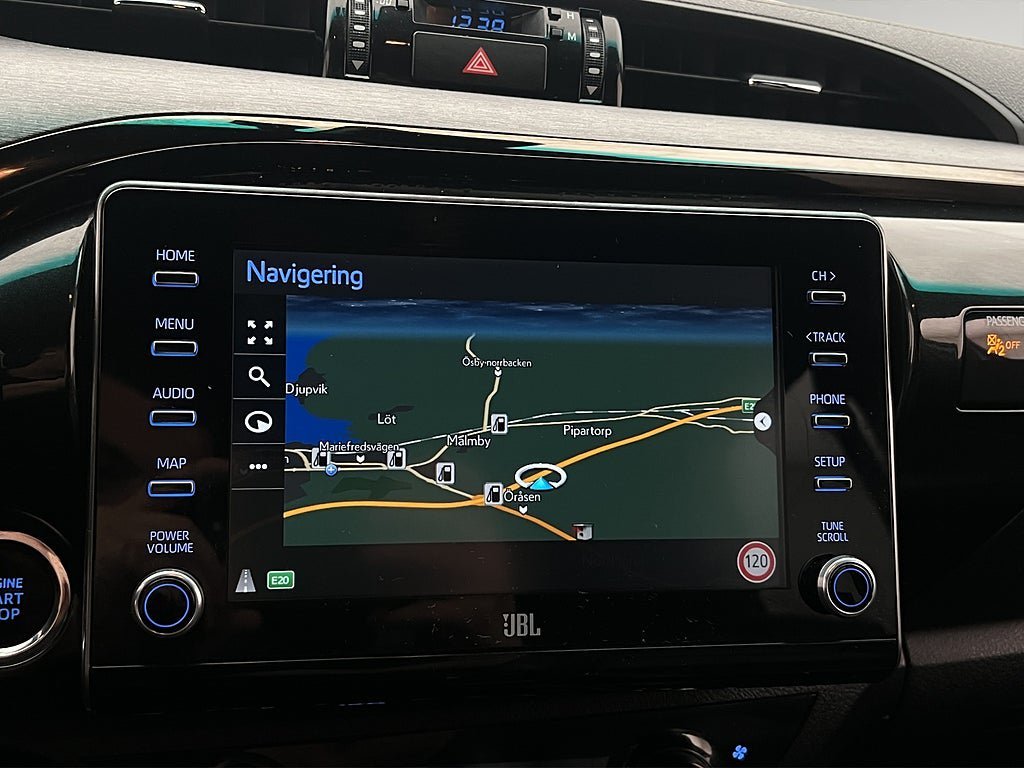 Vehicle Image 25