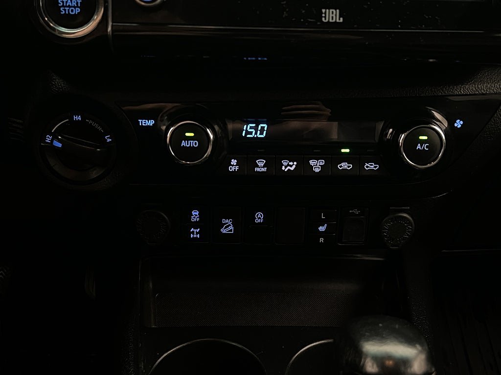 Vehicle Image 27