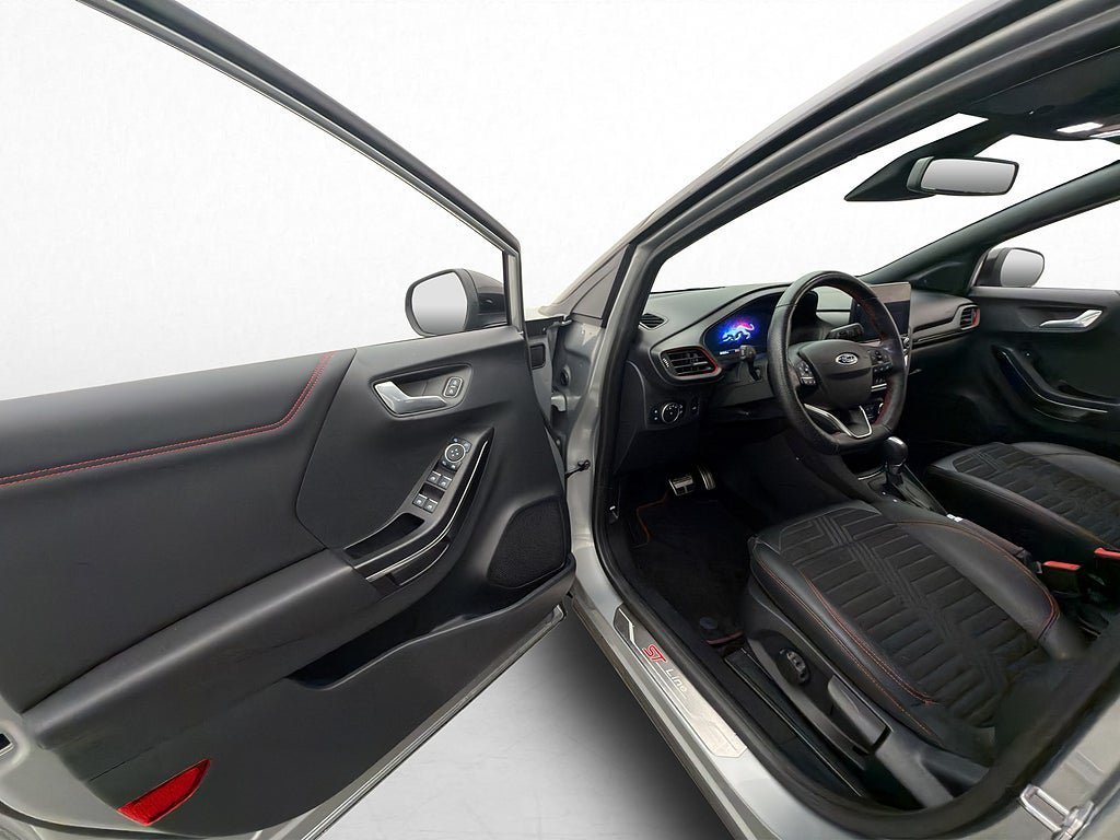 Vehicle Image 12