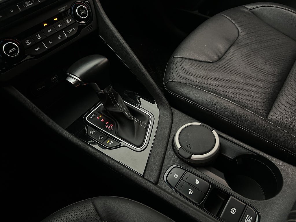 Vehicle Image 25