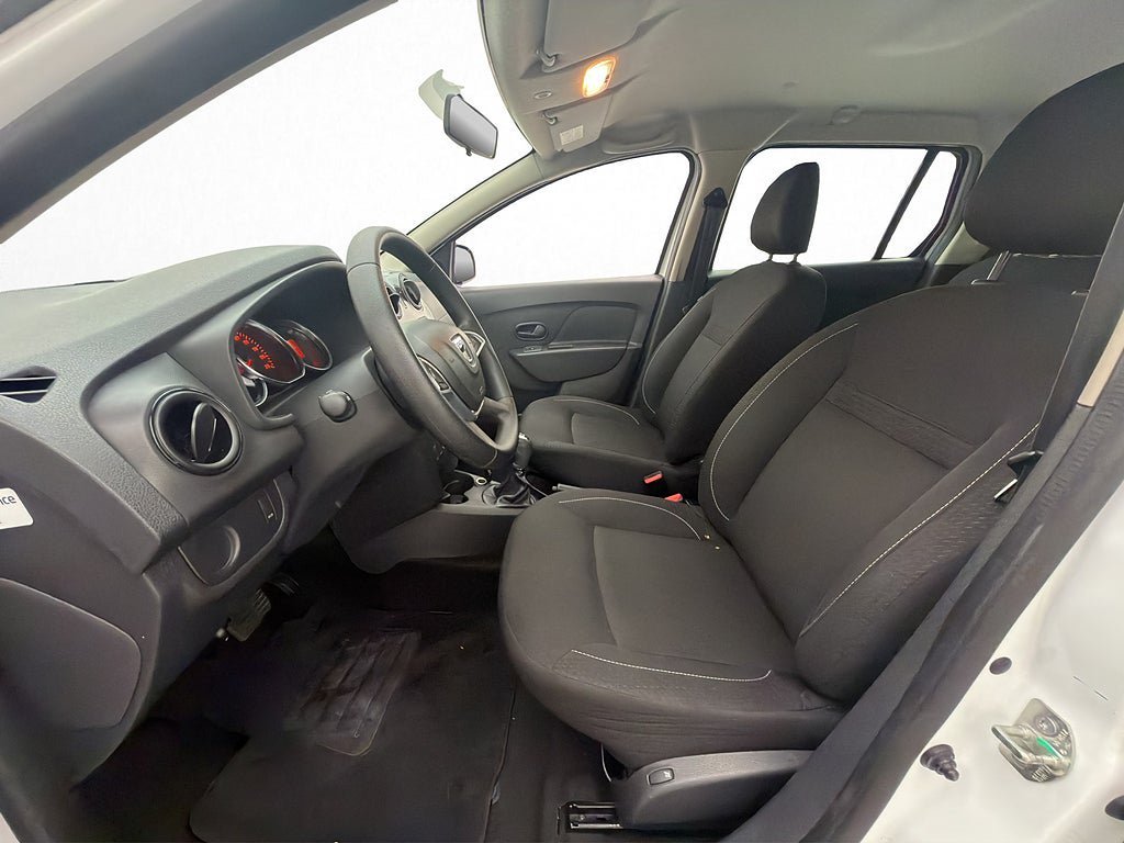 Vehicle Image 12