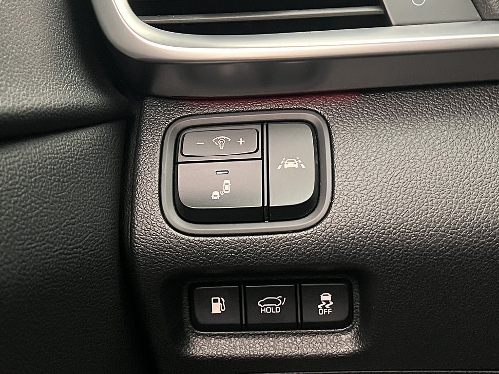 Vehicle Image 28