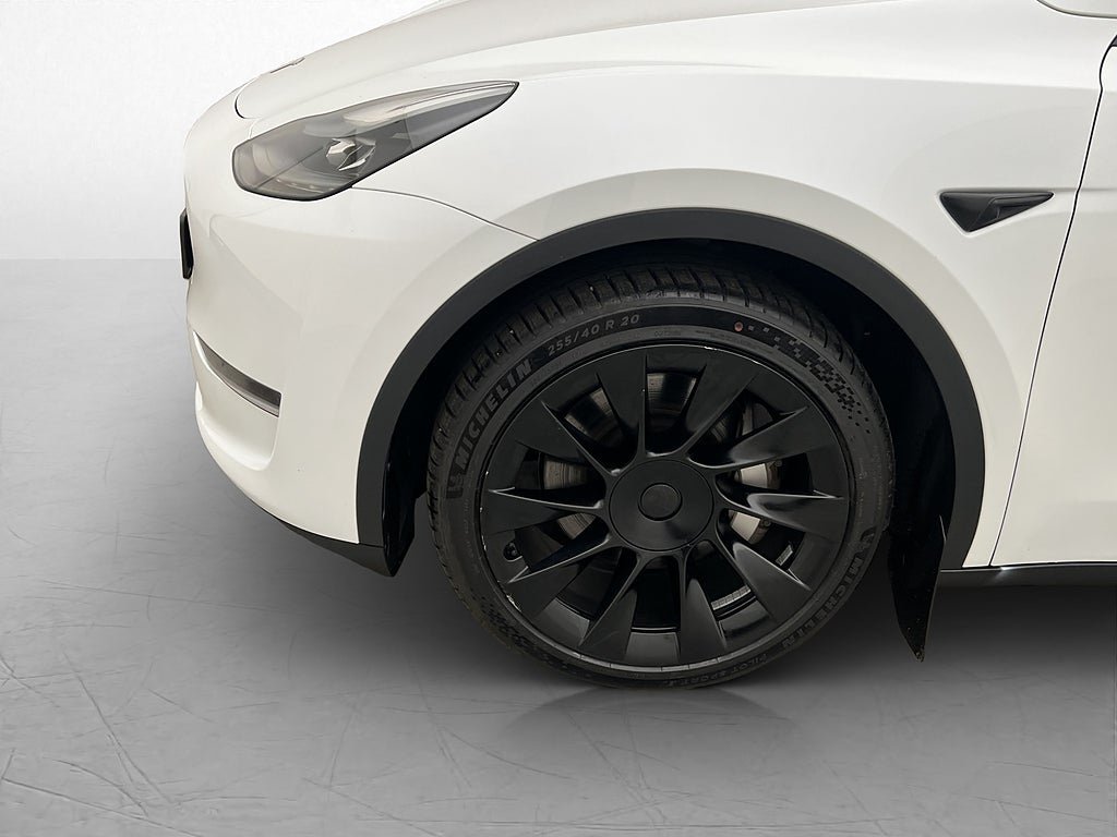 Vehicle Image 32