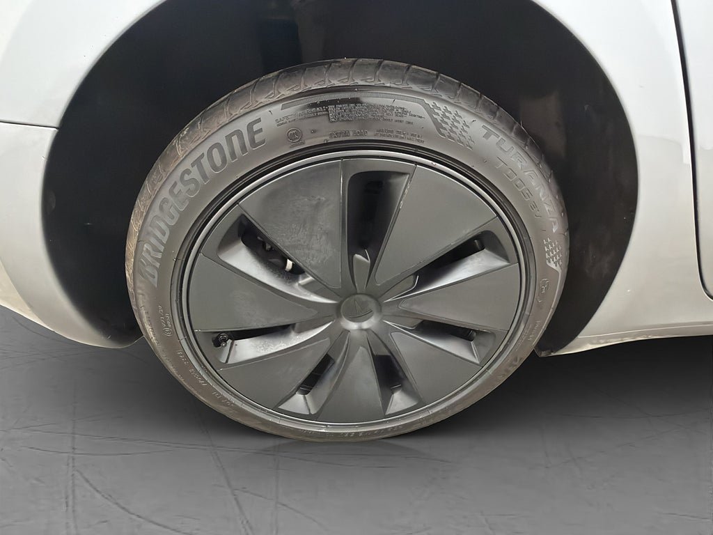 Vehicle Image 33