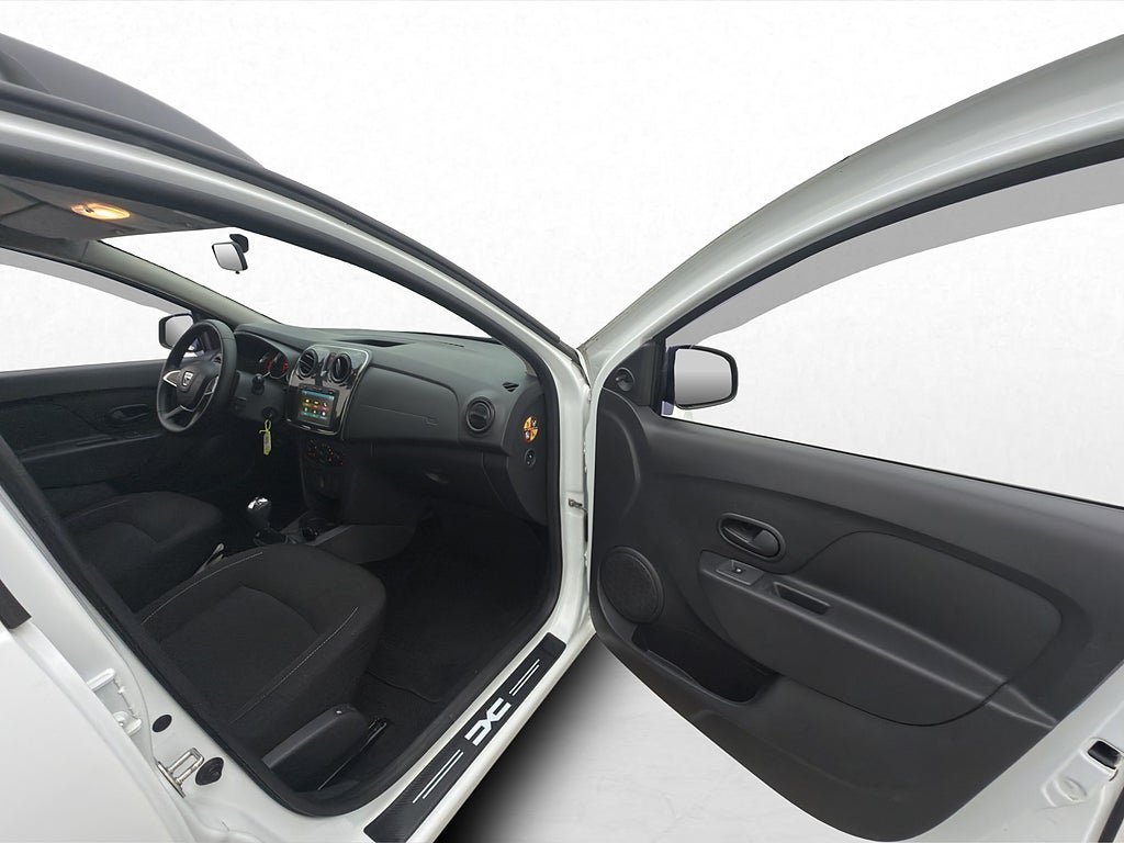 Vehicle Image 23