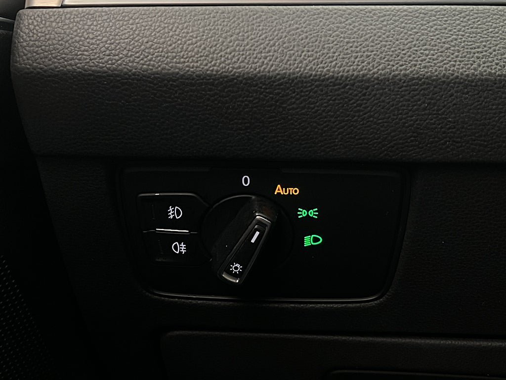 Vehicle Image 26