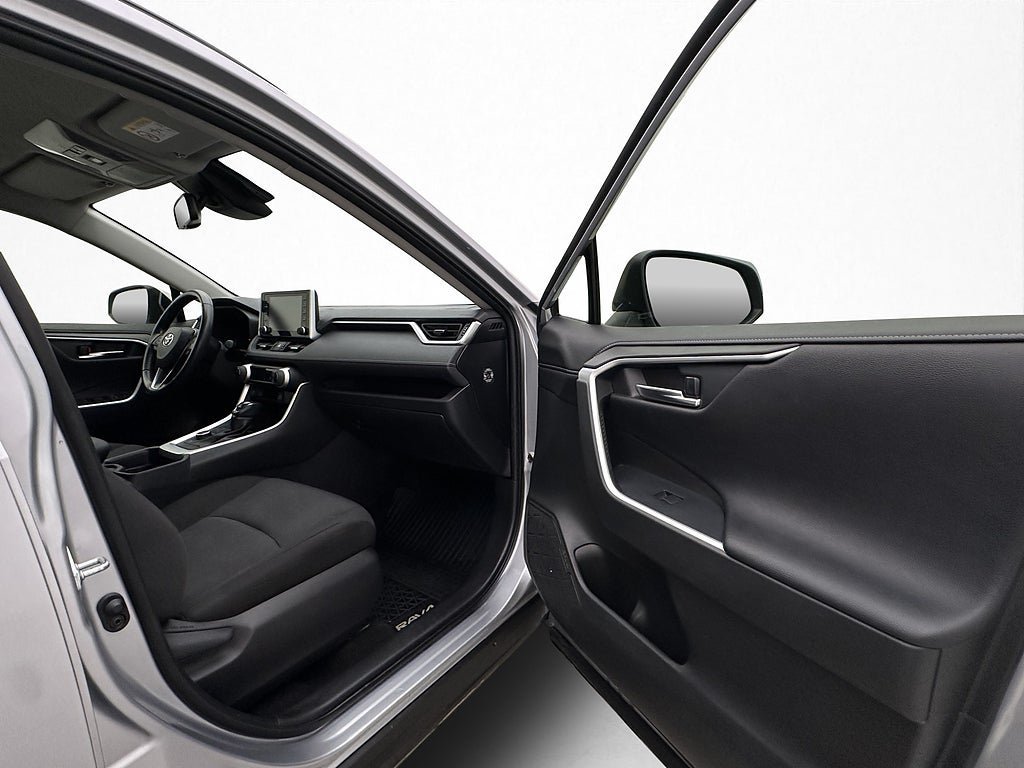 Vehicle Image 21