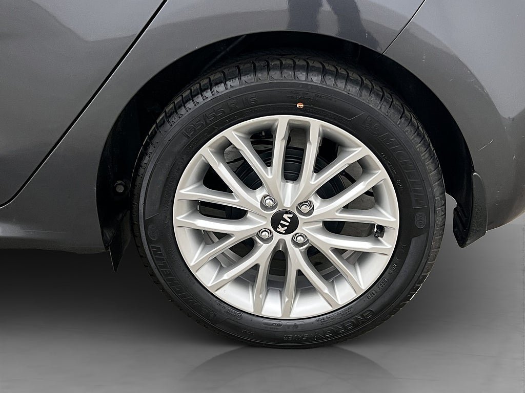 Vehicle Image 30