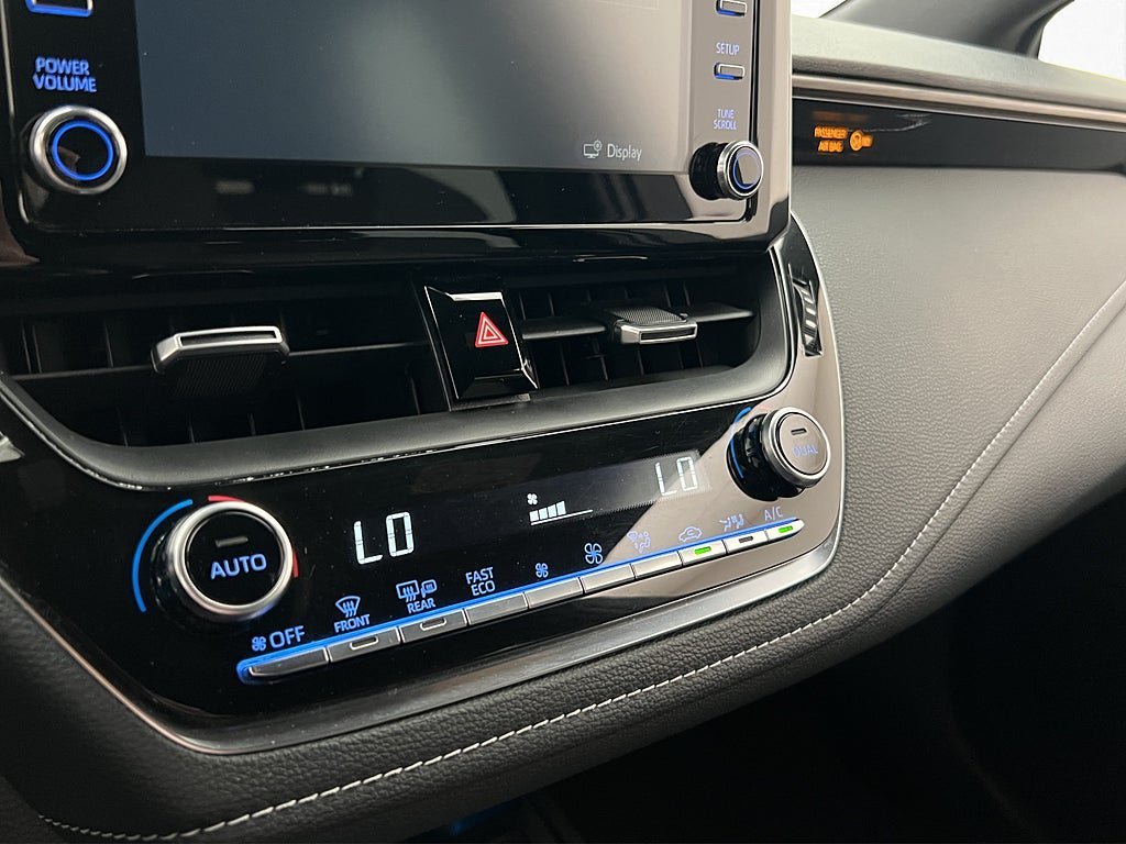 Vehicle Image 24