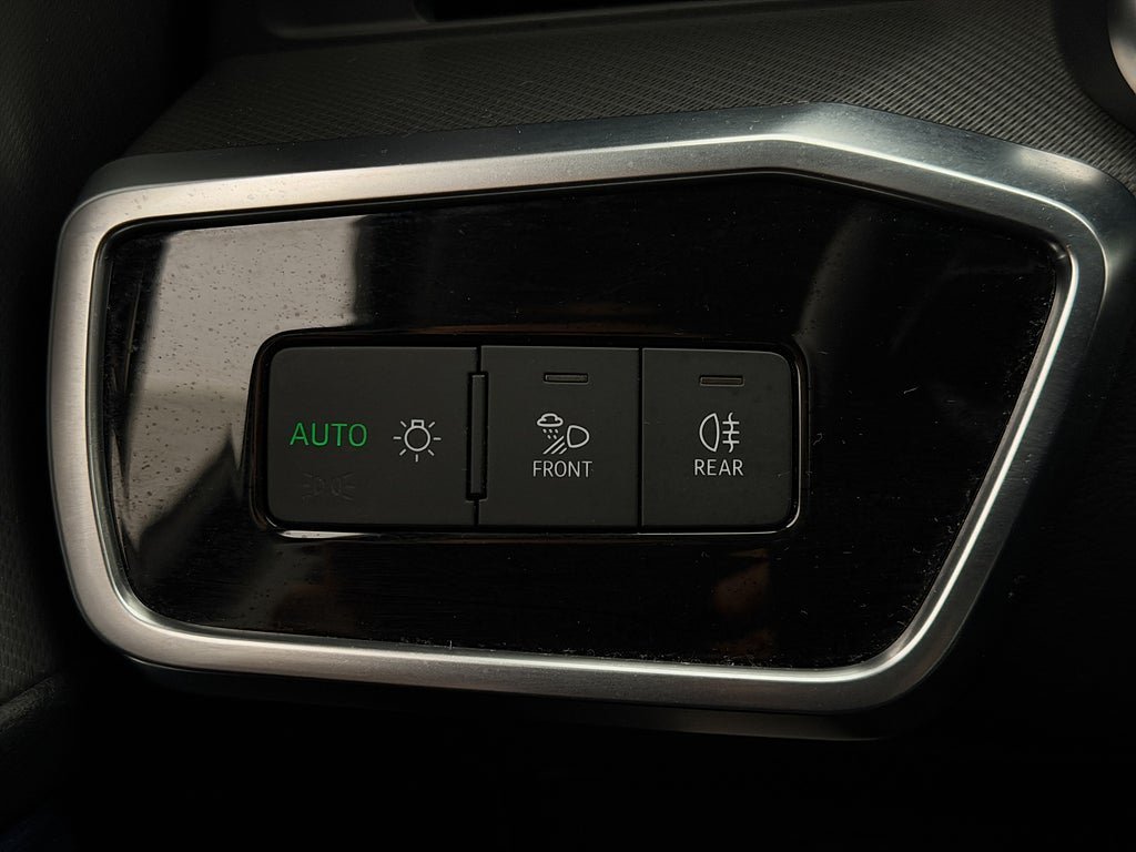 Vehicle Image 28