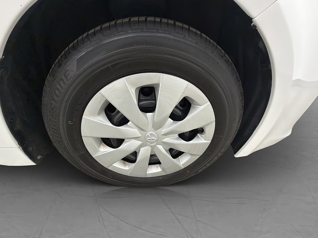 Vehicle Image 32