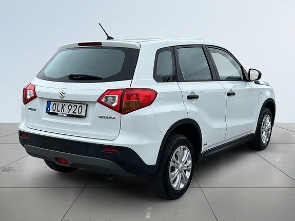 Vehicle Image 6