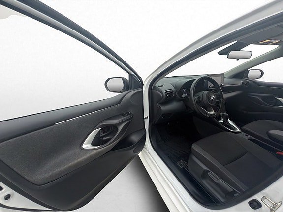 Vehicle Image 10