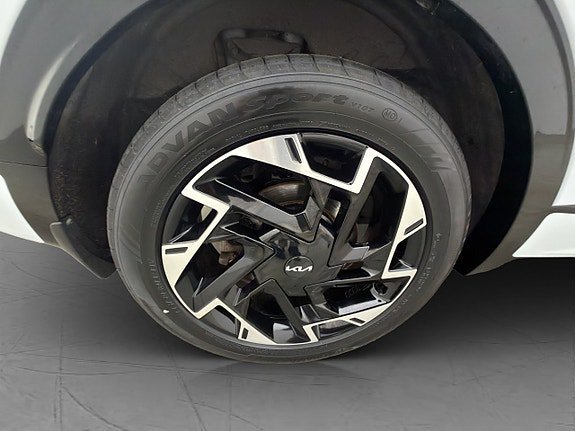 Vehicle Image 38
