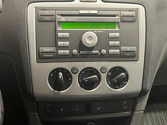 Vehicle Image 17