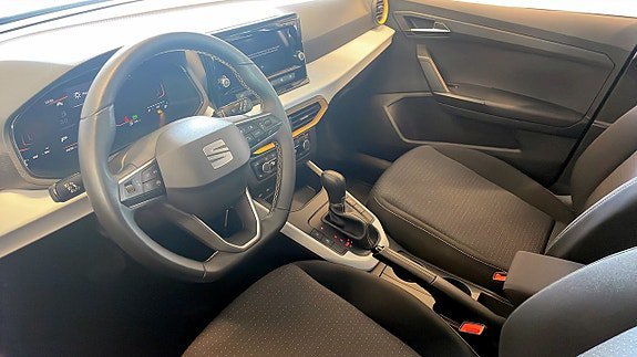 Vehicle Image 7