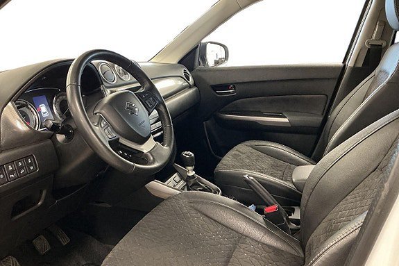 Vehicle Image 10