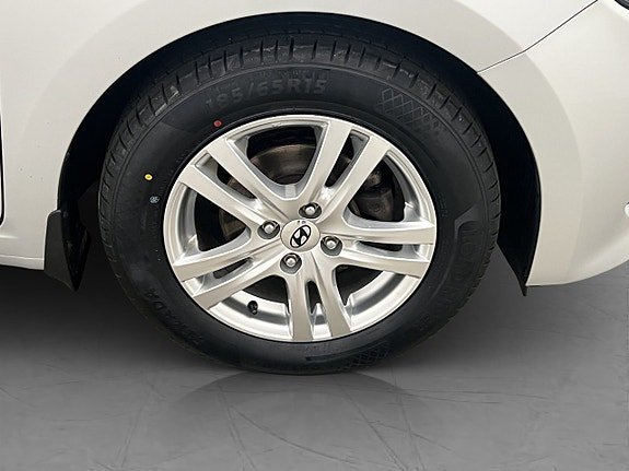 Vehicle Image 22