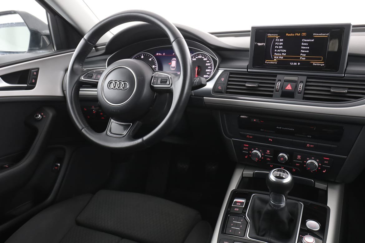 Vehicle Image 14