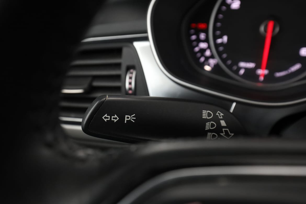 Vehicle Image 32