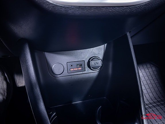 Vehicle Image 27