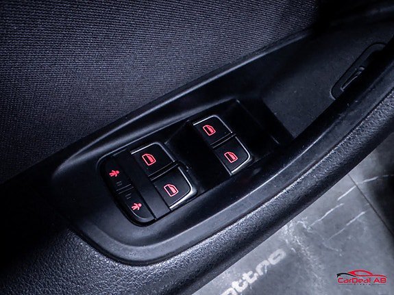 Vehicle Image 26