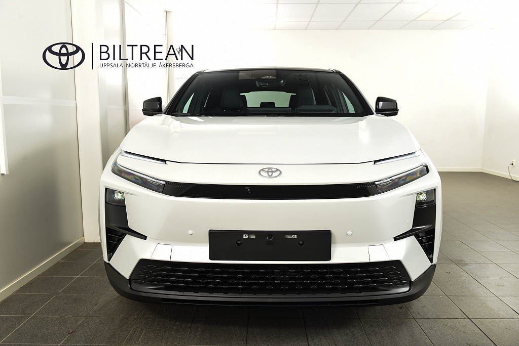Vehicle Image 16
