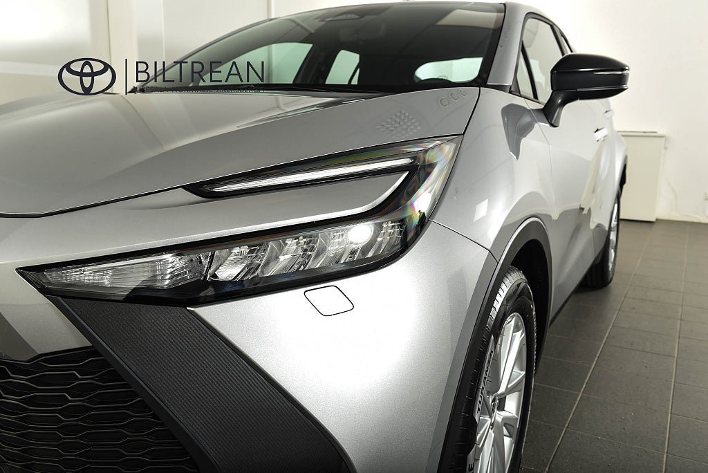 Vehicle Image 11