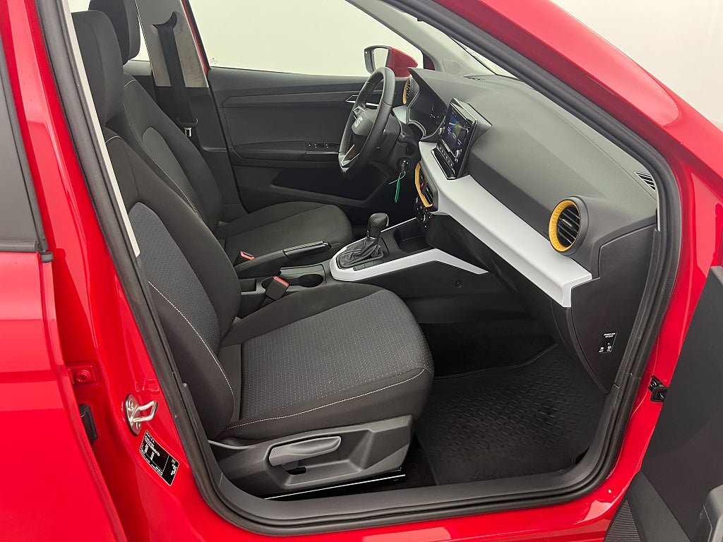Vehicle Image 16