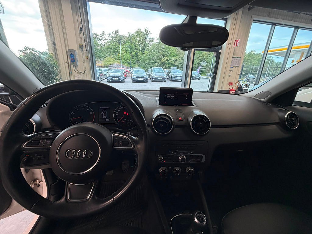 Vehicle Image 23