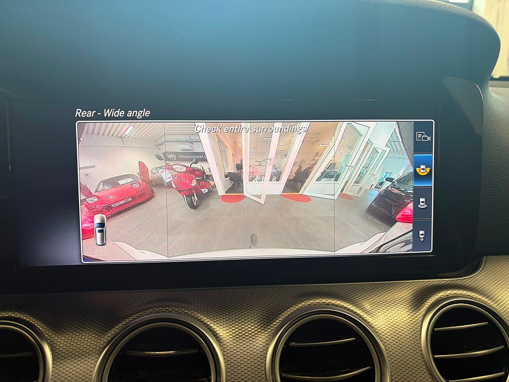 Vehicle Image 32