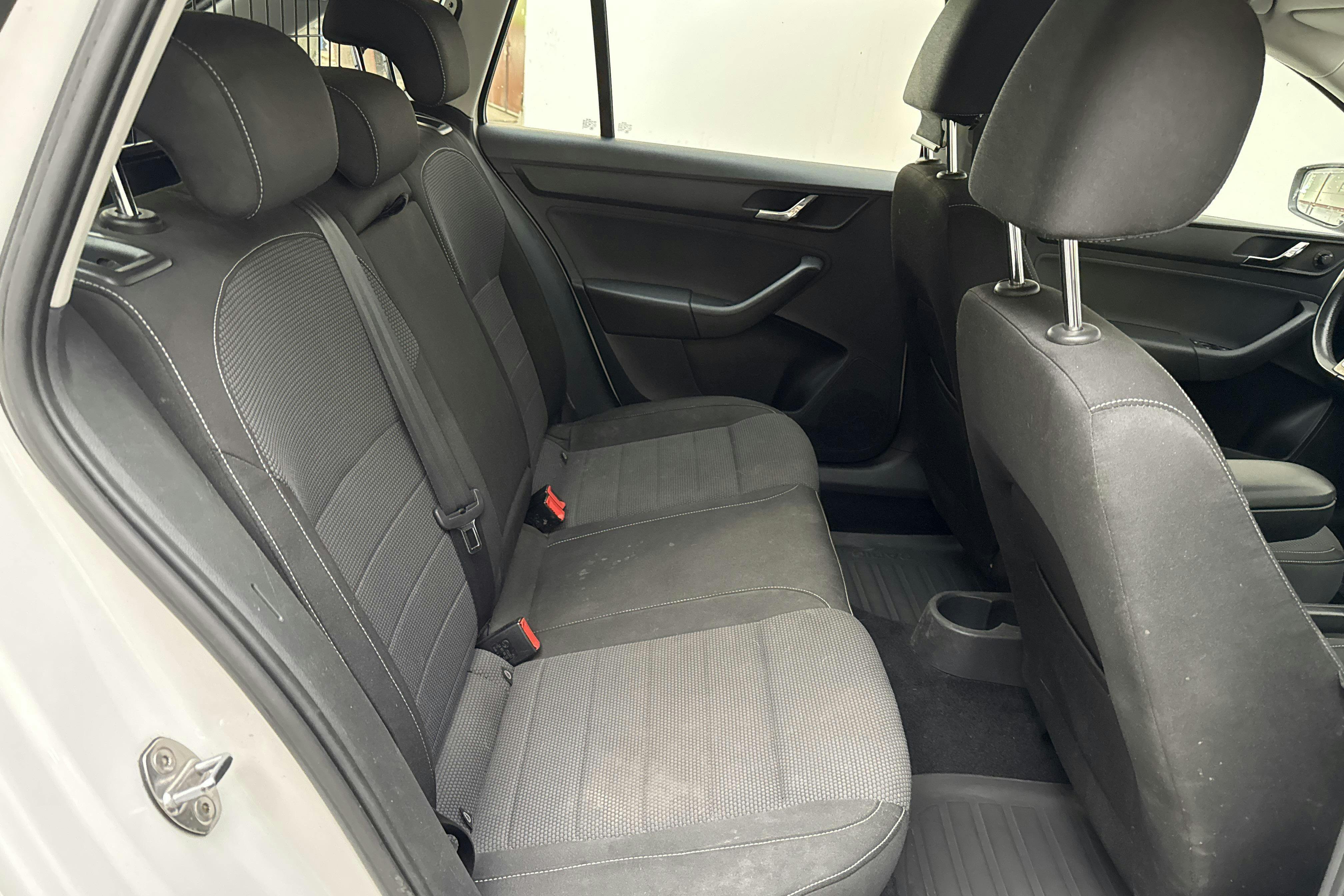 Vehicle Image 8