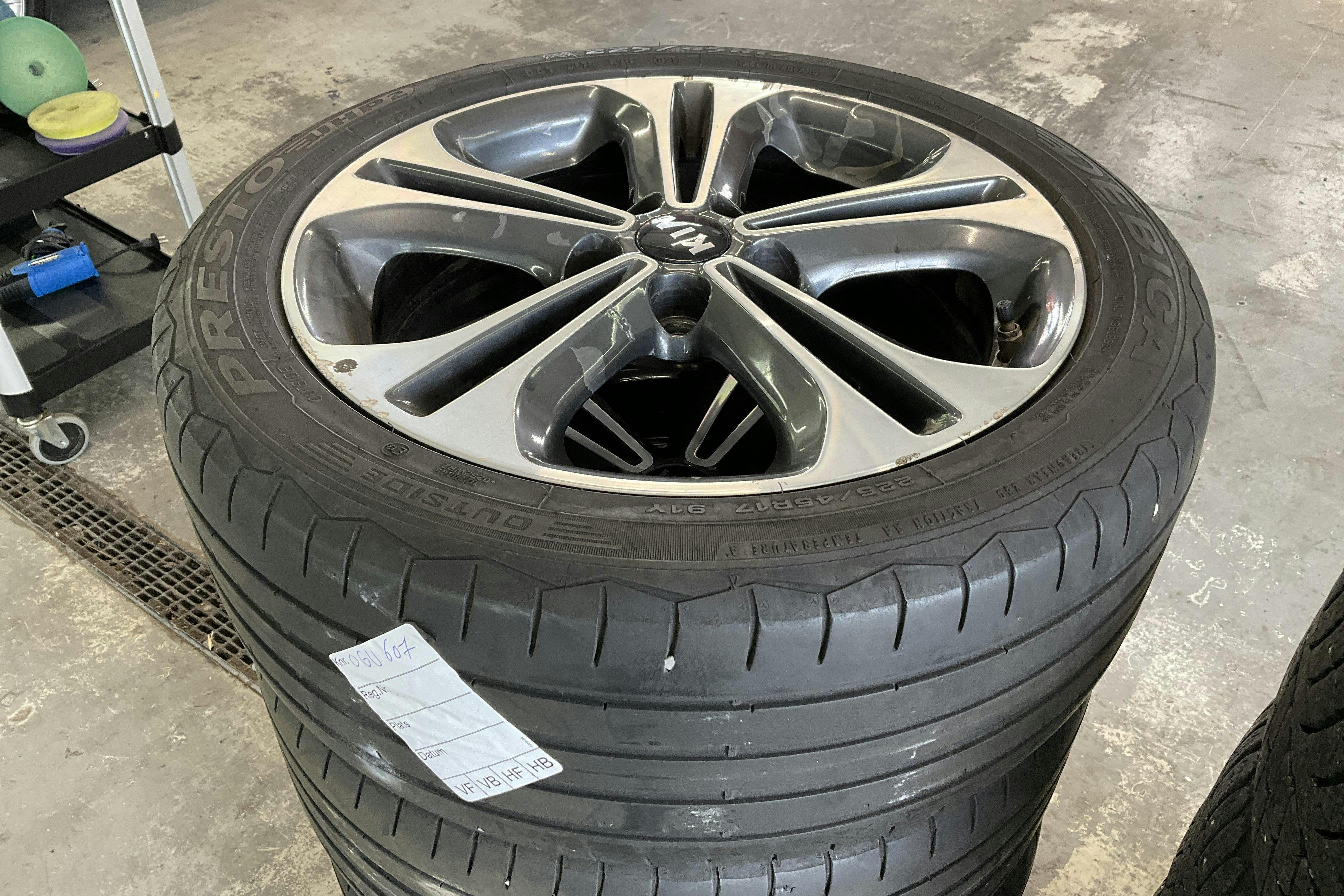 Vehicle Image 14