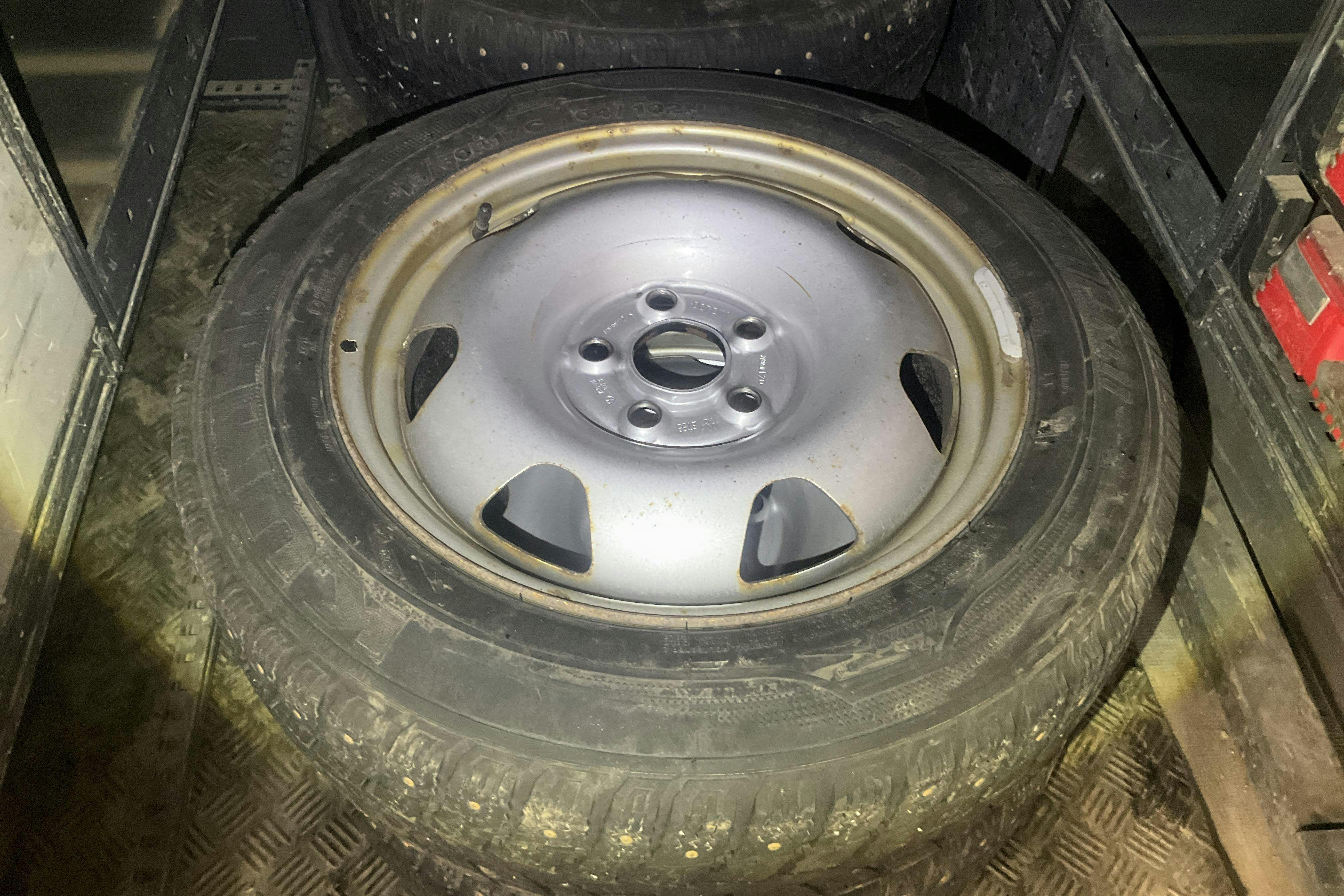 Vehicle Image 14