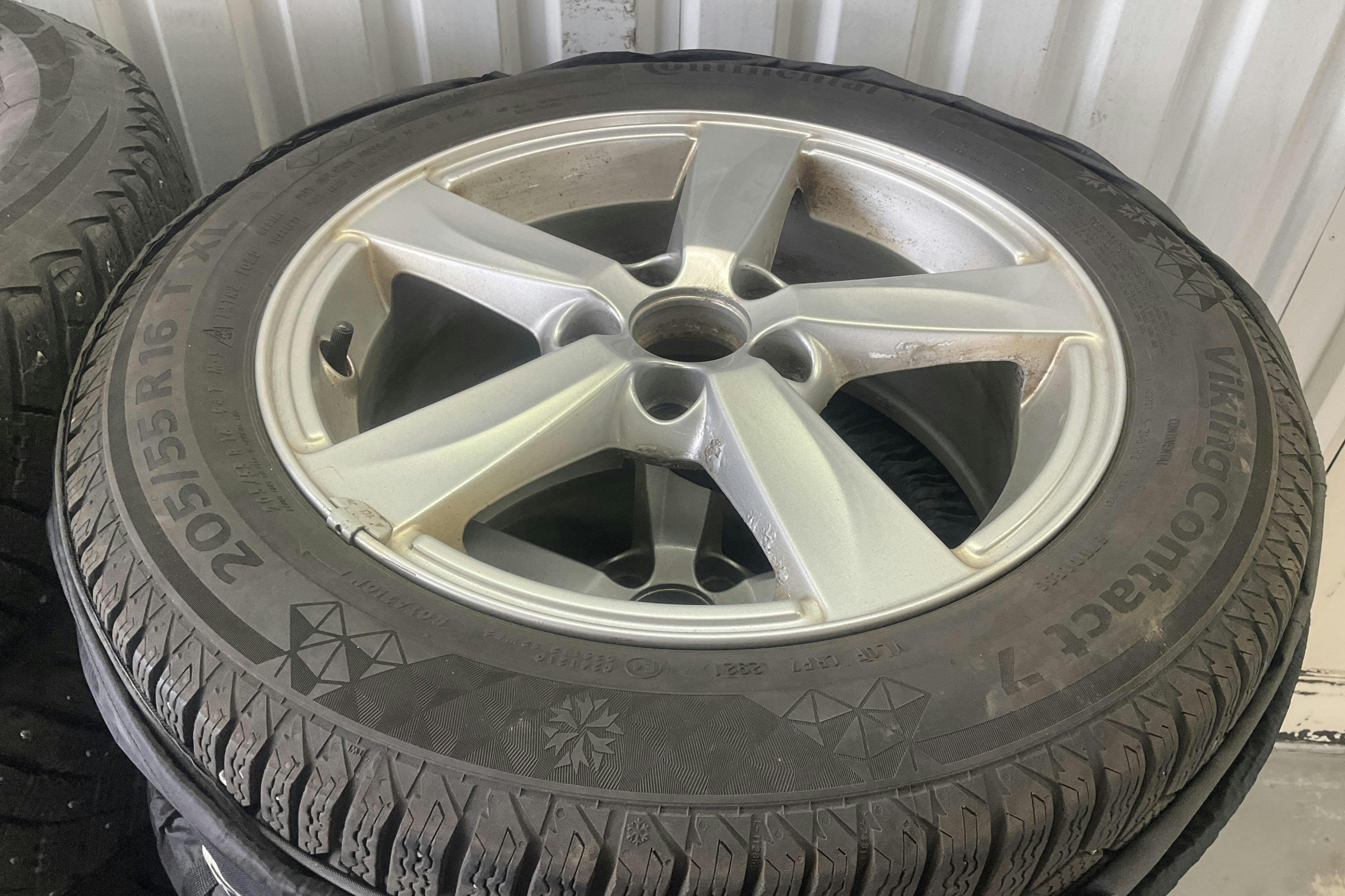 Vehicle Image 15