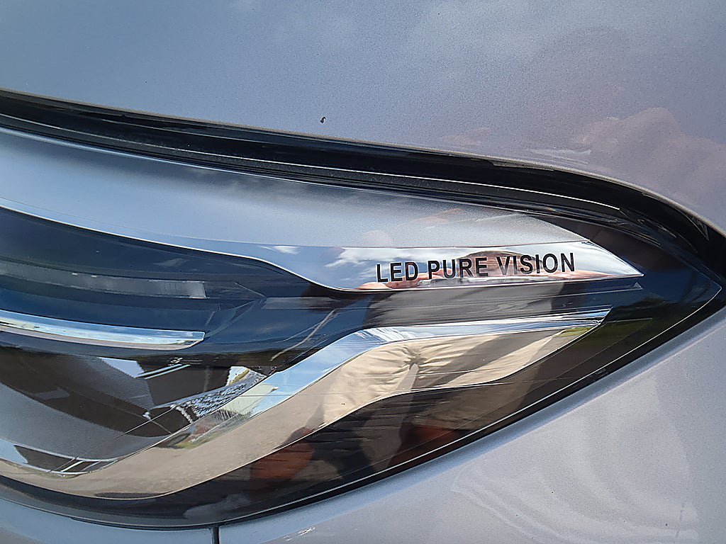 Vehicle Image 11
