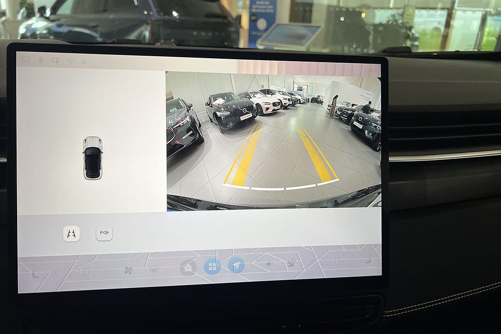 Vehicle Image 13