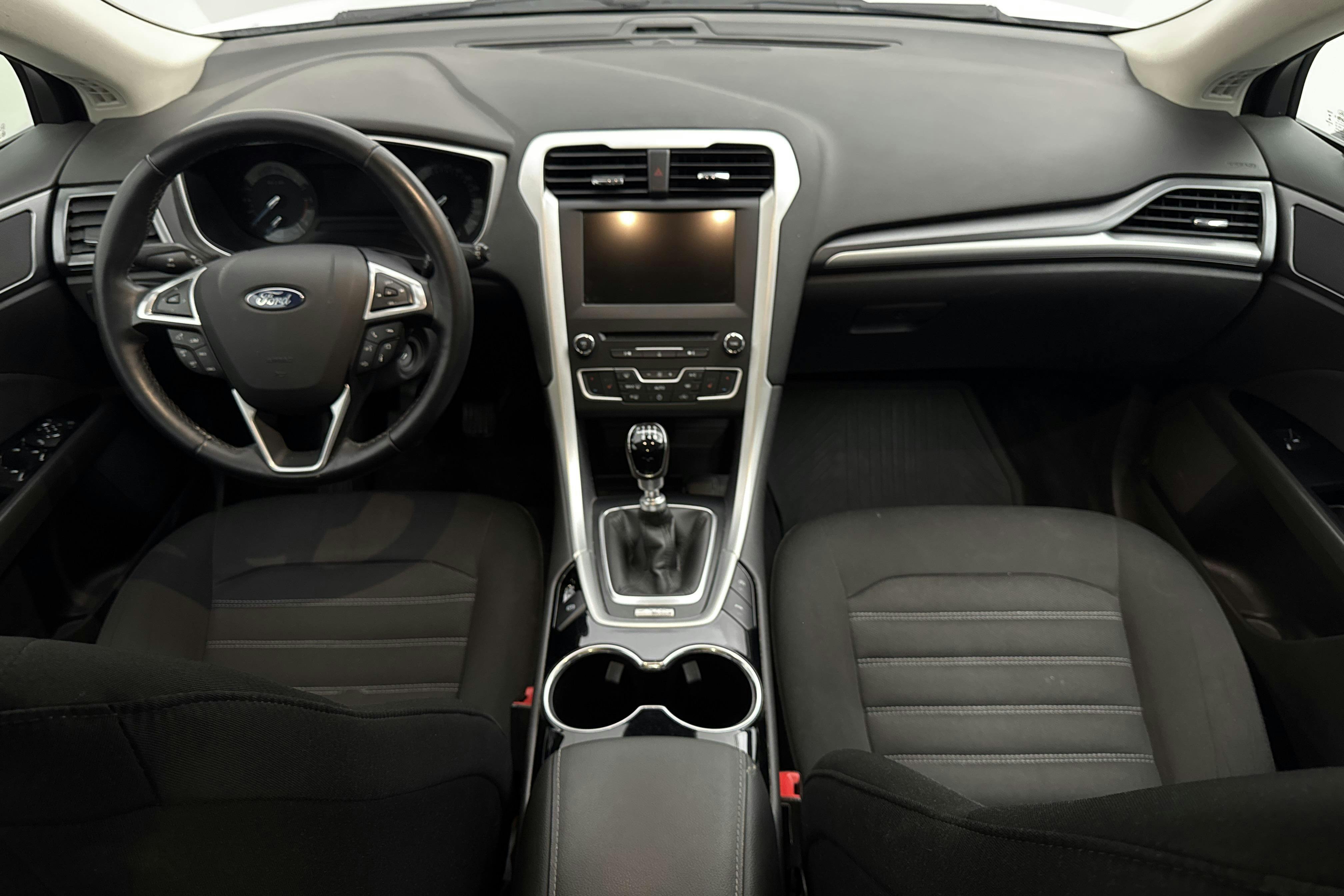 Vehicle Image 6