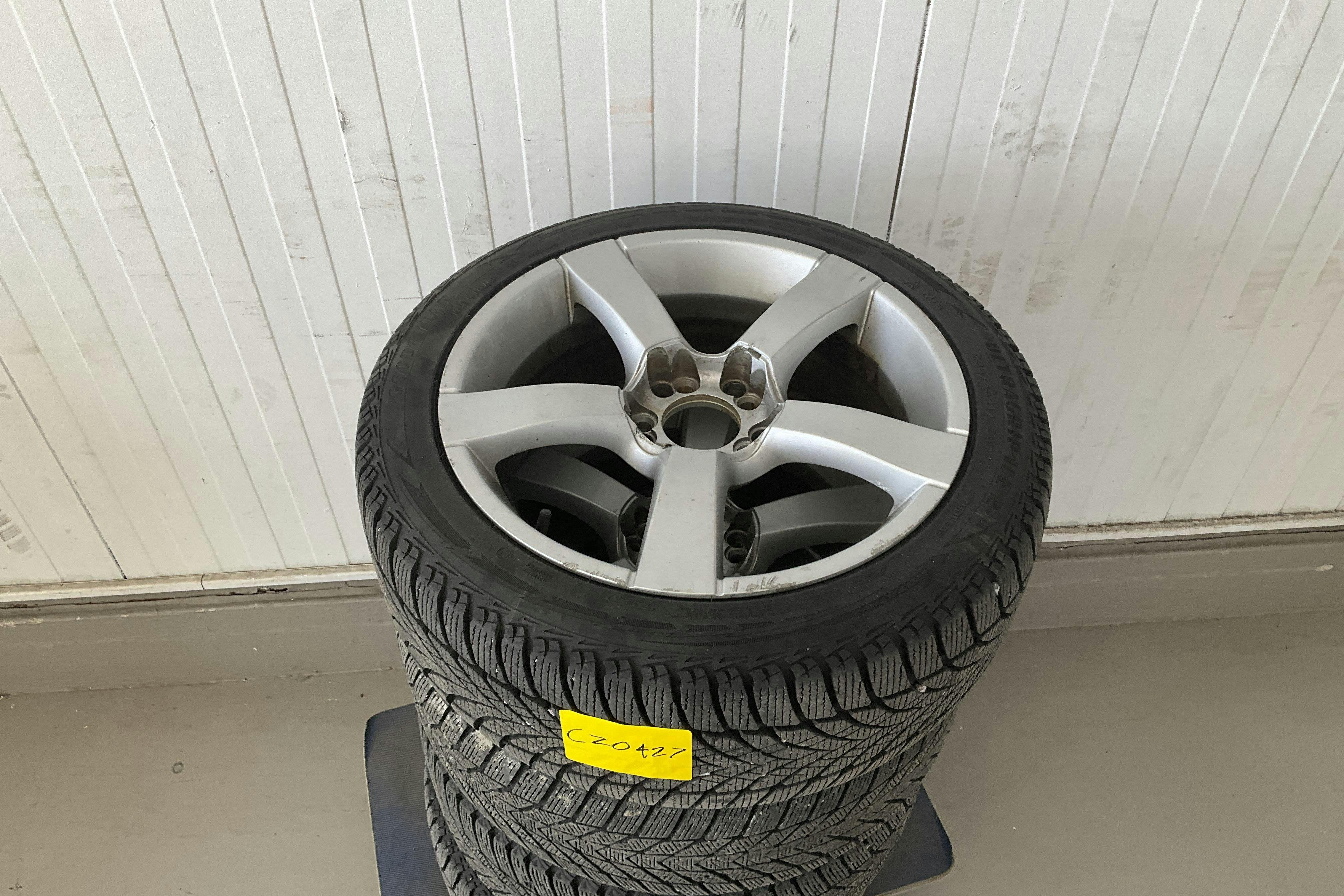 Vehicle Image 13