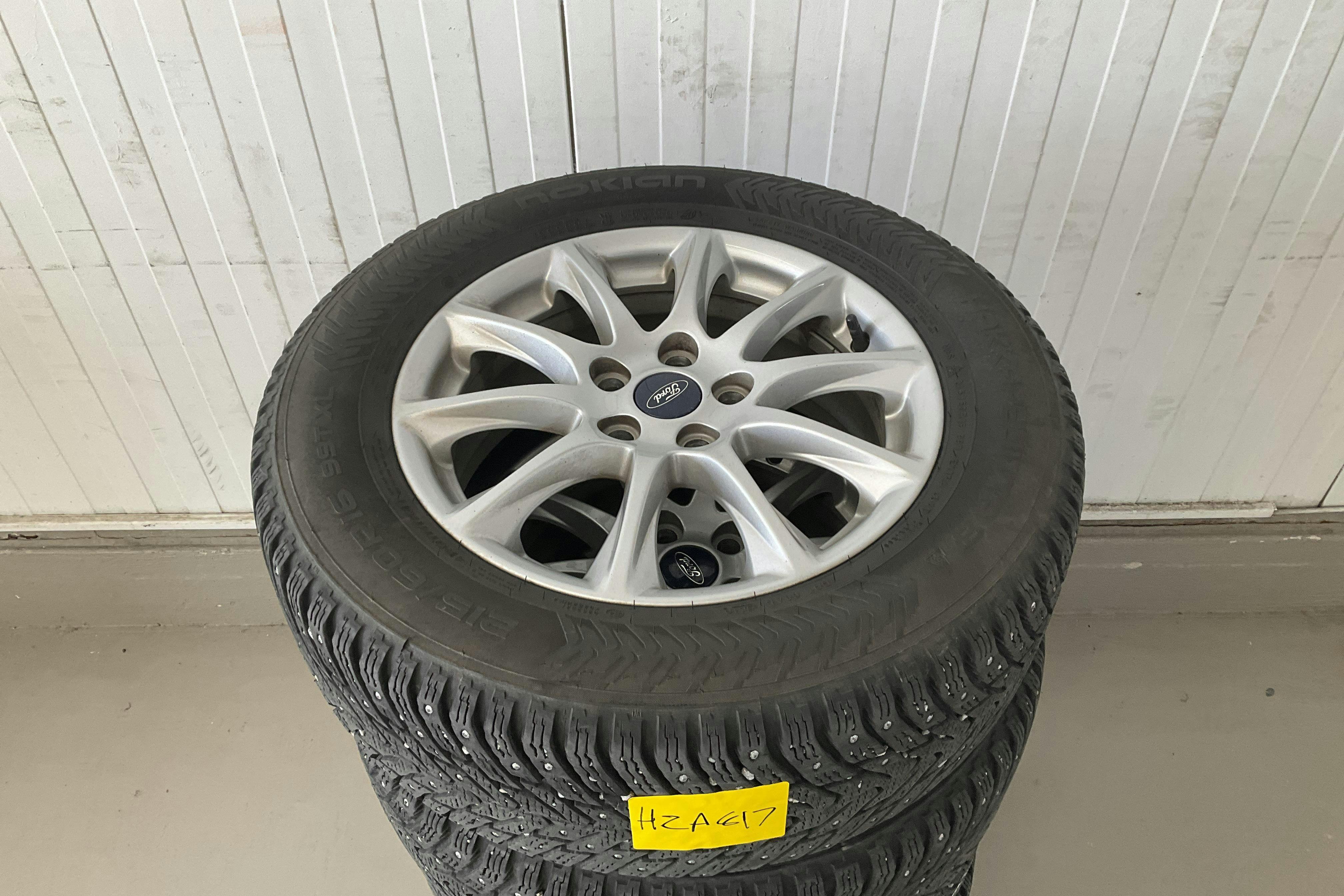 Vehicle Image 14