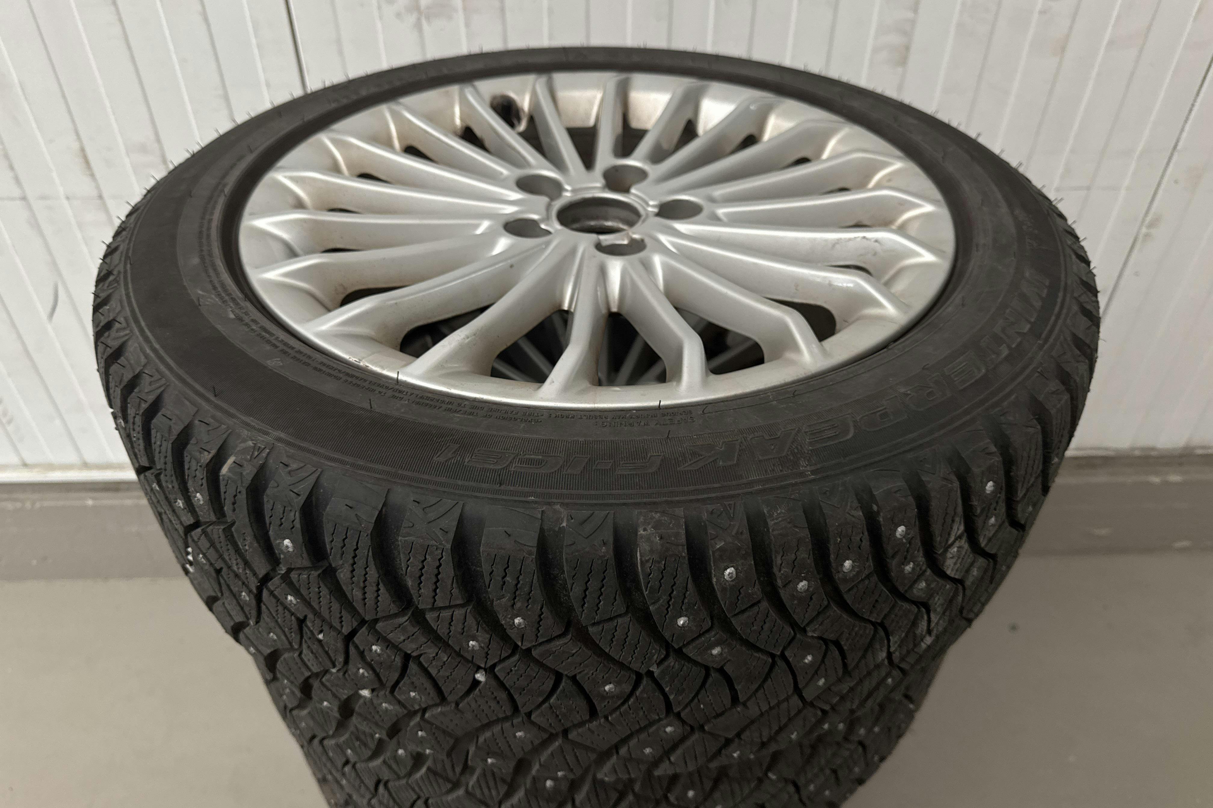 Vehicle Image 13