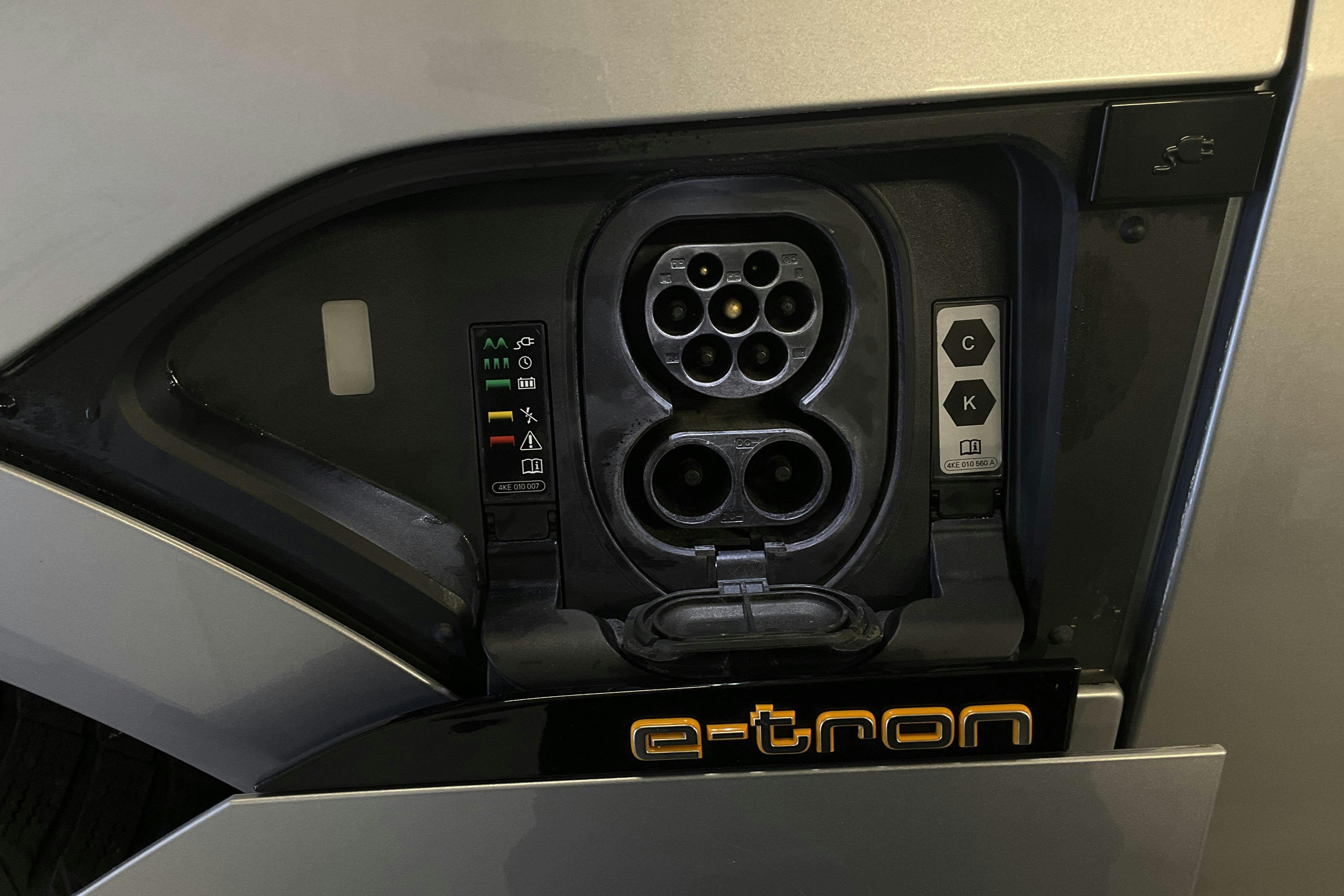 Vehicle Image 22