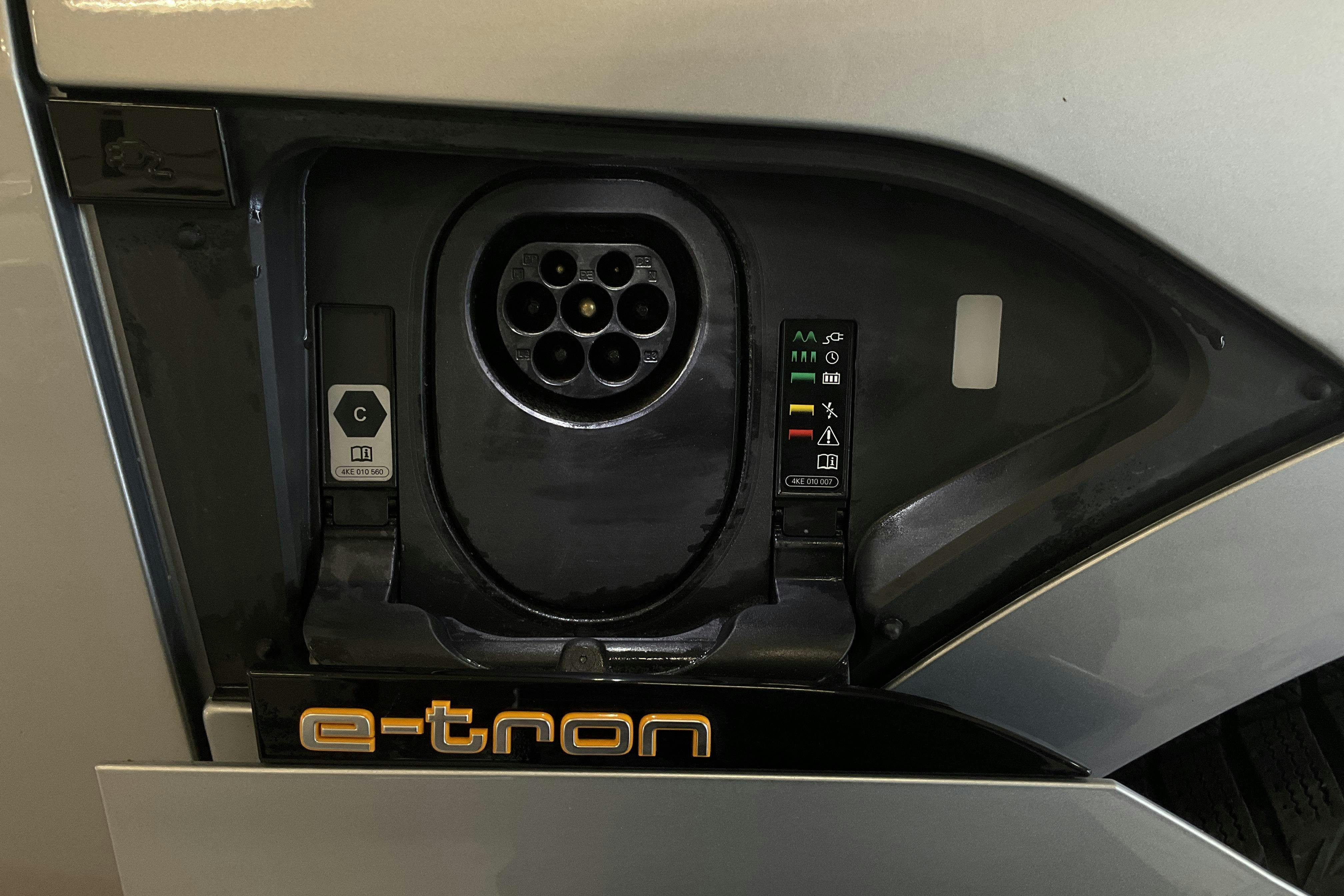 Vehicle Image 23