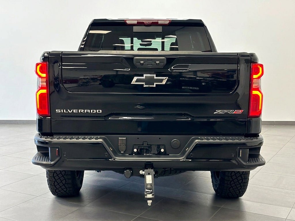 Vehicle Image 12