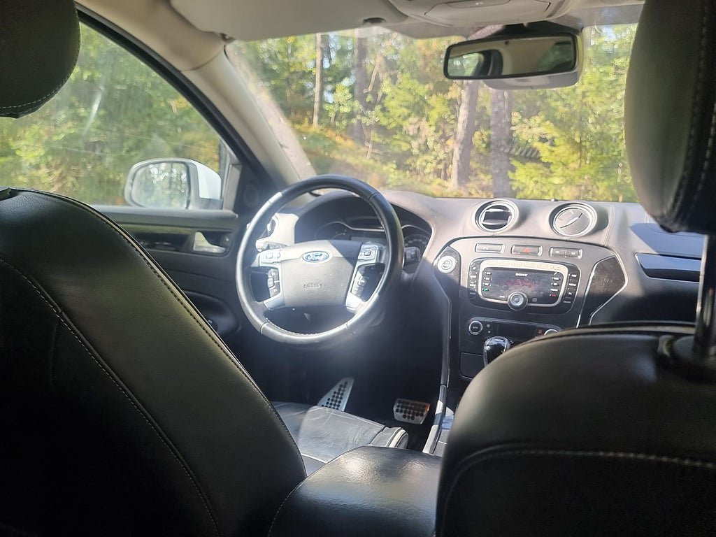 Vehicle Image 11