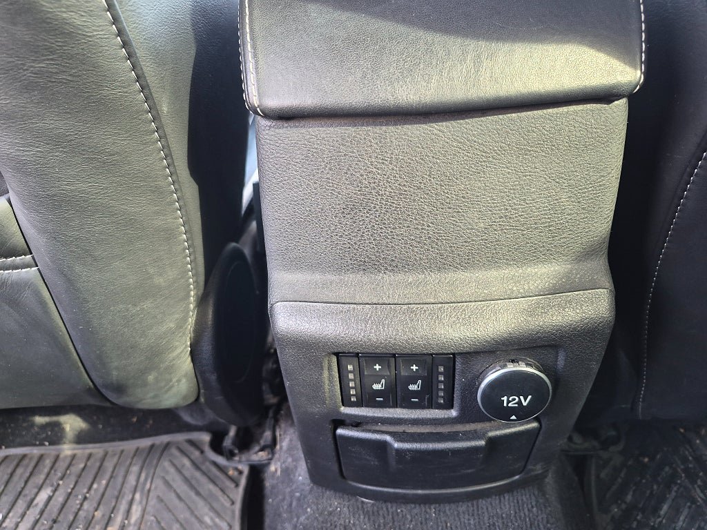 Vehicle Image 25