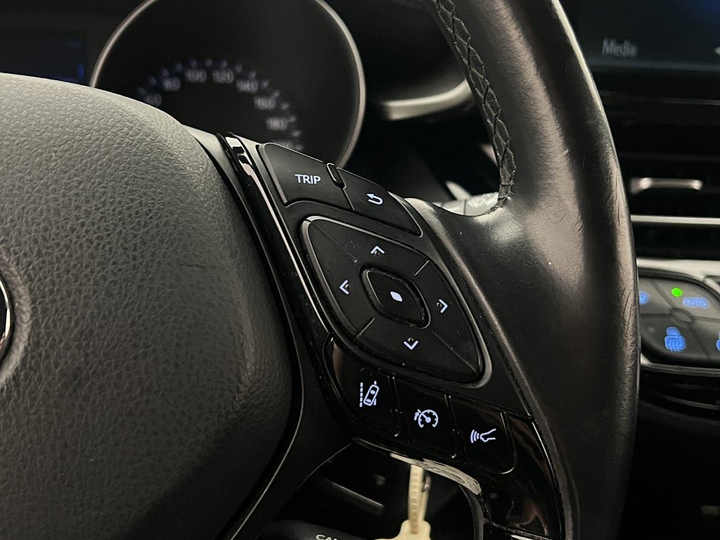 Vehicle Image 17