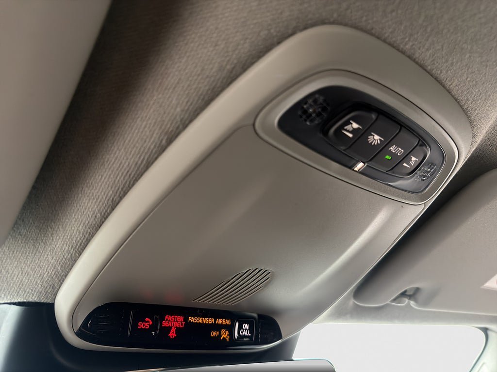 Vehicle Image 25